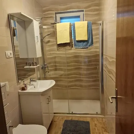 Vesna * Pinezići