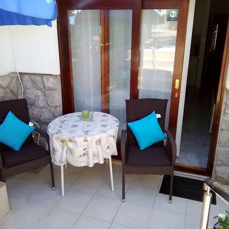 Vesna Appartamento Pinezići